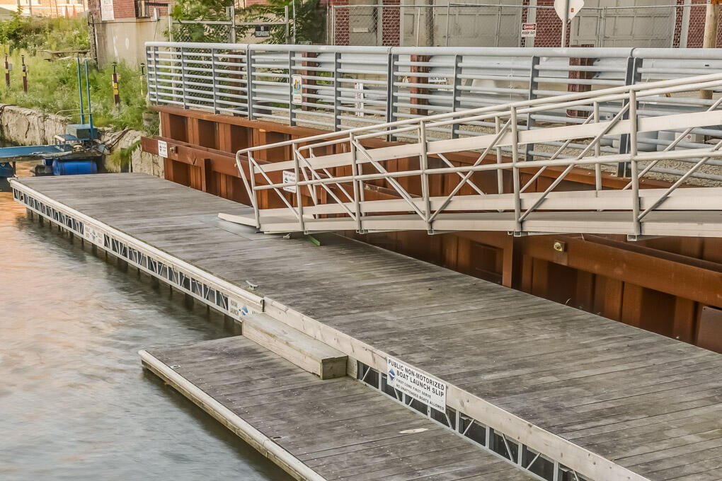 106 West Seeboth Street, Unit 813 Milwaukee, WI 53204 - Photo 47 of 48 The Point - Public Dock