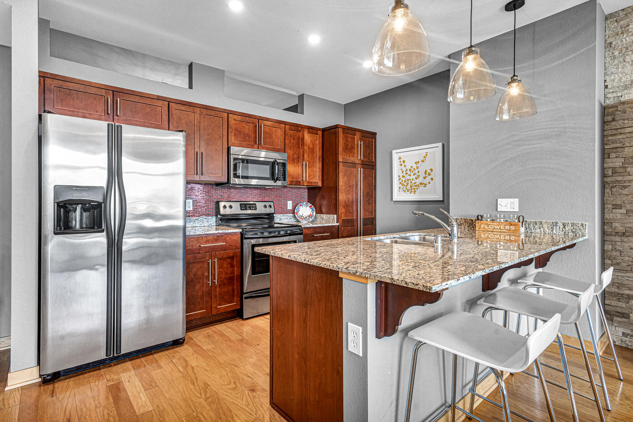 106 West Seeboth Street, Unit 813 Milwaukee, WI 53204 - Photo 5 of 48 Kitchen