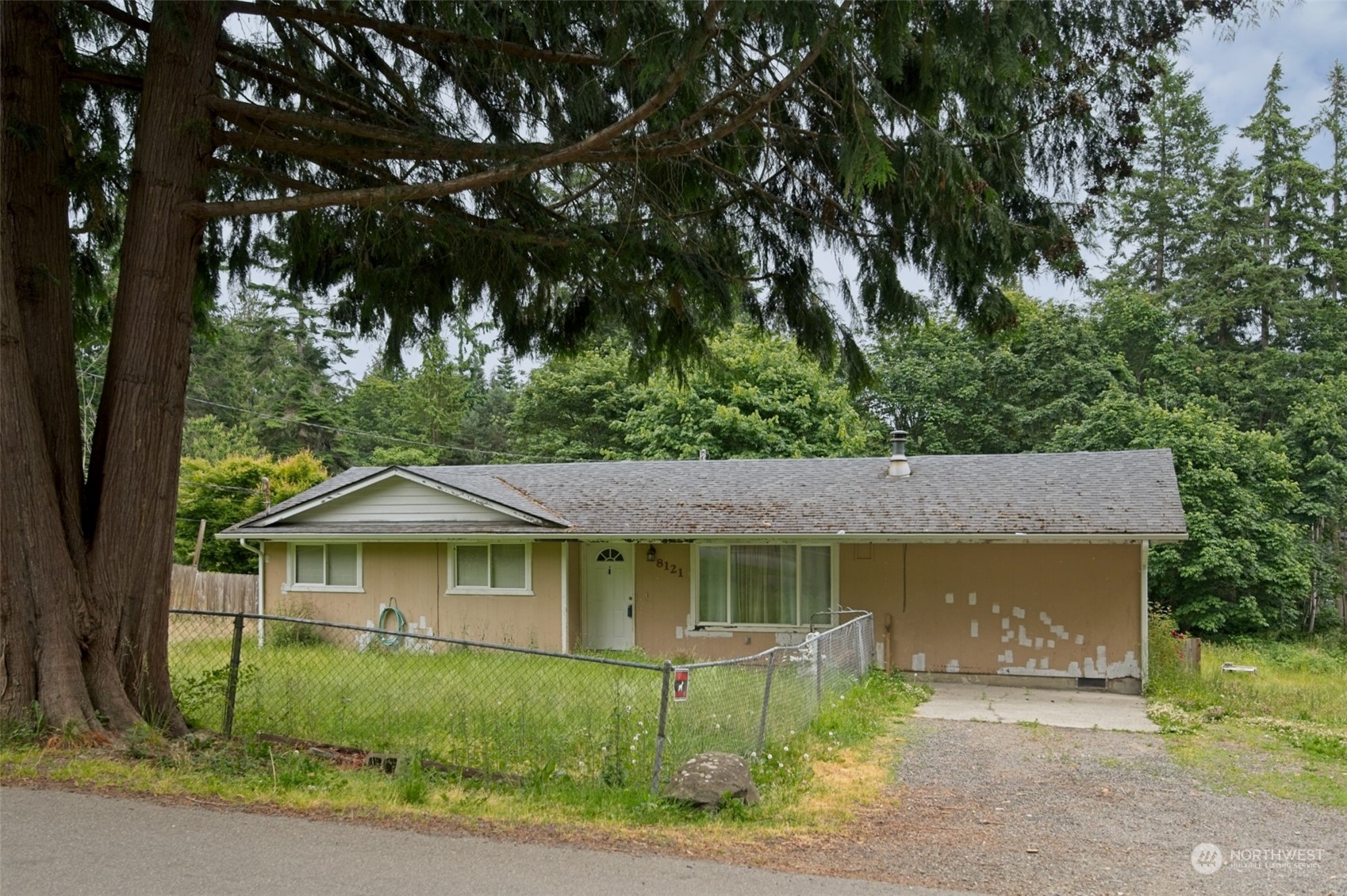 8121 Shoemaker Road Marysville, WA 98271 - Photo 5 of 20 front view of a house with a garden