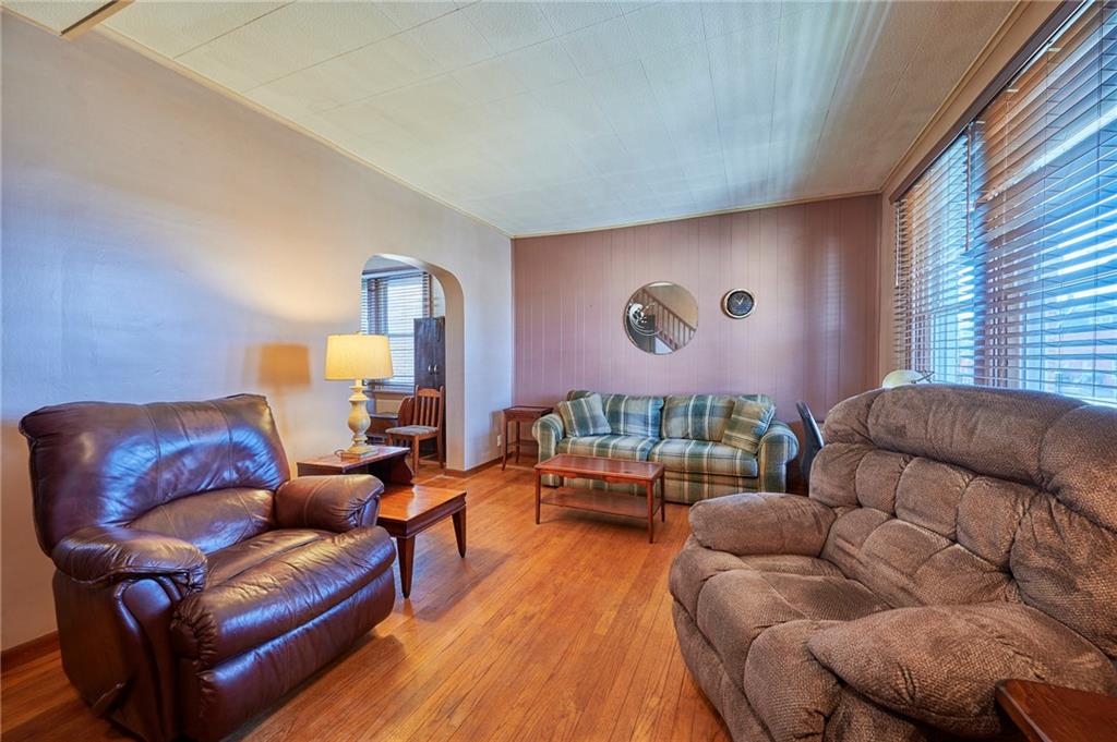 1816 Lenz Avenue Ambridge, PA 15003 - Photo 3 of 17 Cozy living room