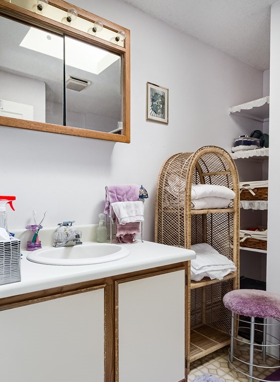 40 Vincent Circle Worcester, MA 01604 - Photo 12 of 14 Gallery Image 12