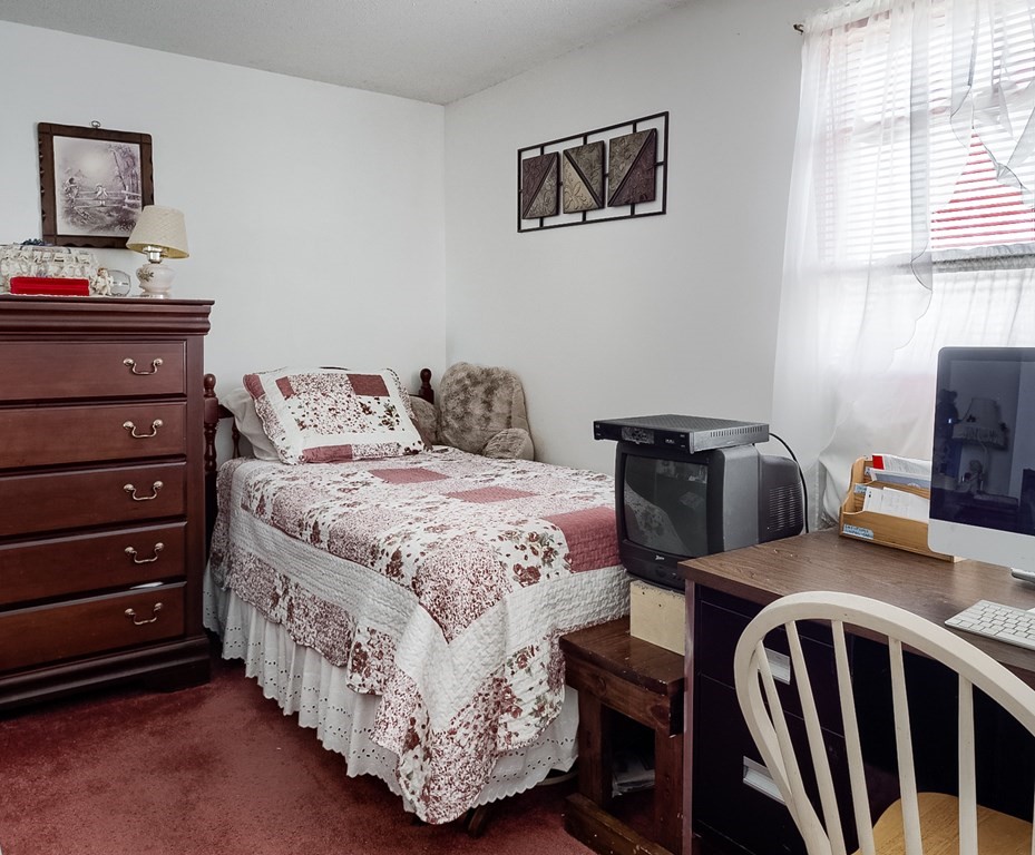 40 Vincent Circle Worcester, MA 01604 - Photo 9 of 14 Gallery Image 9