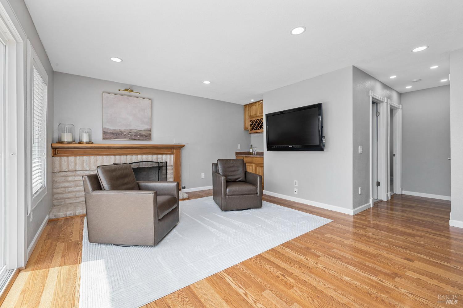 5328 Daniel Drive Rohnert Park, CA 94928 - Photo 11 of 42 a living room with furniture and a flat screen tv