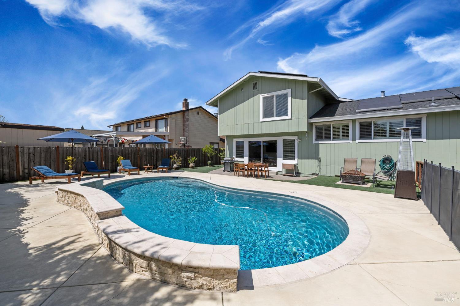 5328 Daniel Drive Rohnert Park, CA 94928 - Photo 24 of 42 a view of a house with swimming pool and sitting area
