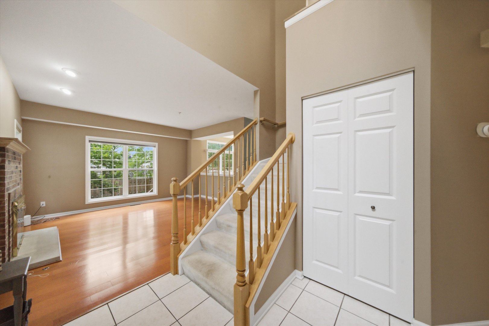 5451 McDonough Road Hoffman Estates, IL 60192 - Photo 4 of 48
