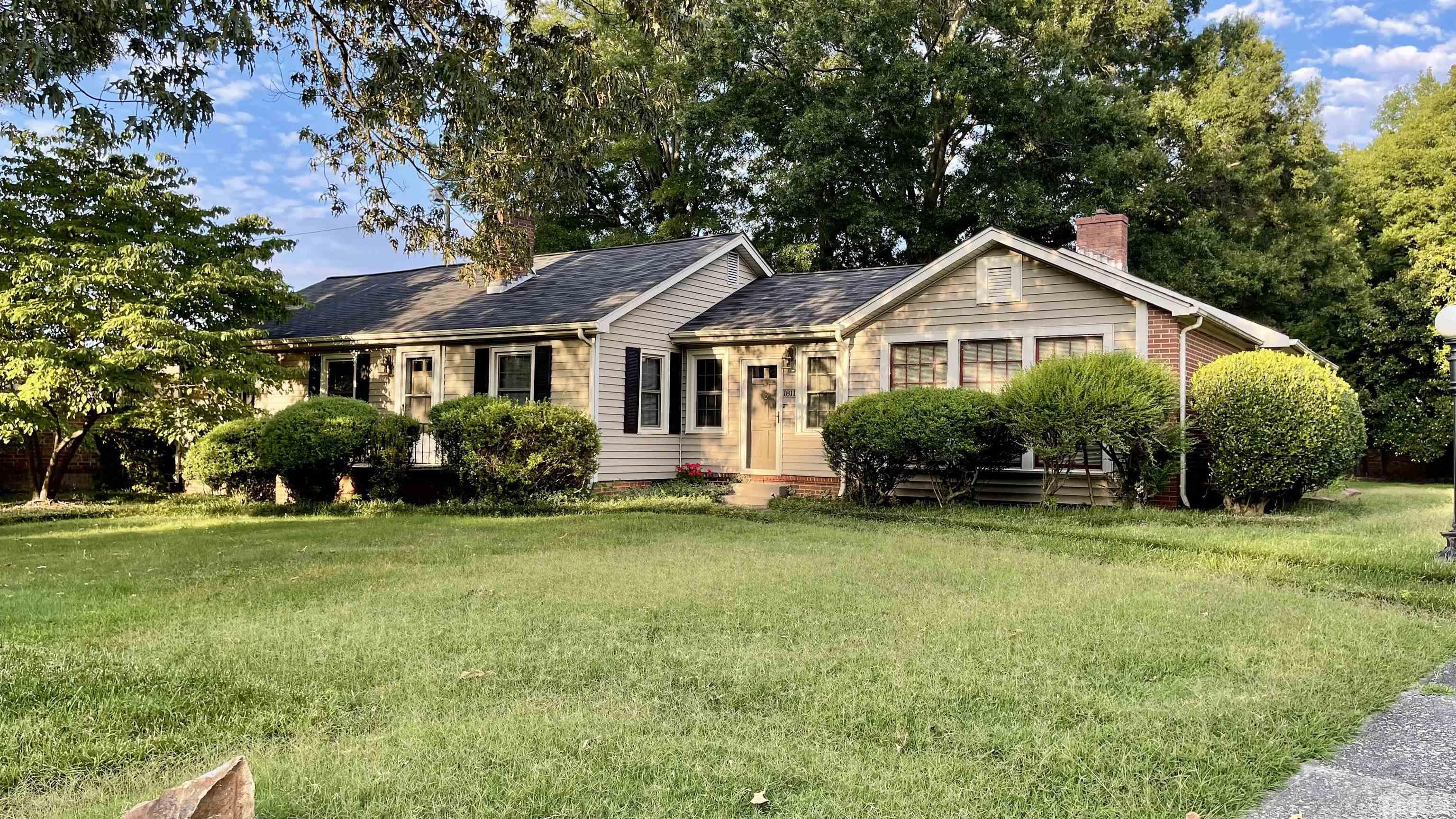 1811 West Davis Street, Burlington, NC 27215 Compass