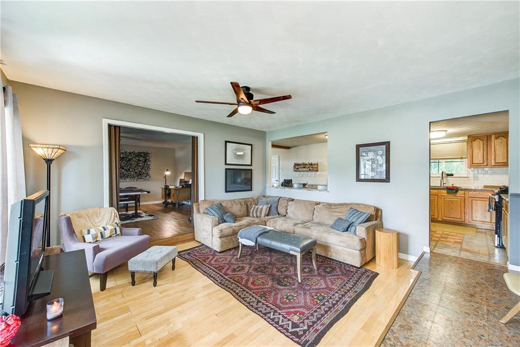 829 Coach Road Indianapolis, IN 46227 - Photo 4 of 28 Gallery Image 4
