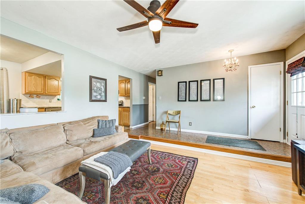 829 Coach Road Indianapolis, IN 46227 - Photo 5 of 28 Gallery Image 5