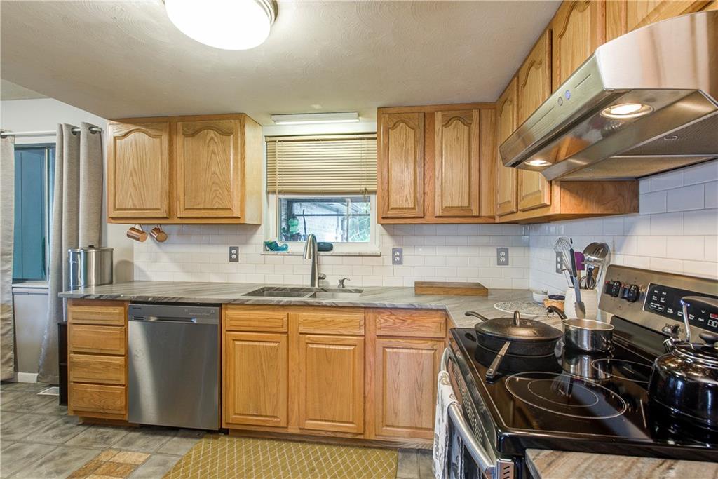 829 Coach Road Indianapolis, IN 46227 - Photo 9 of 28 Gallery Image 9