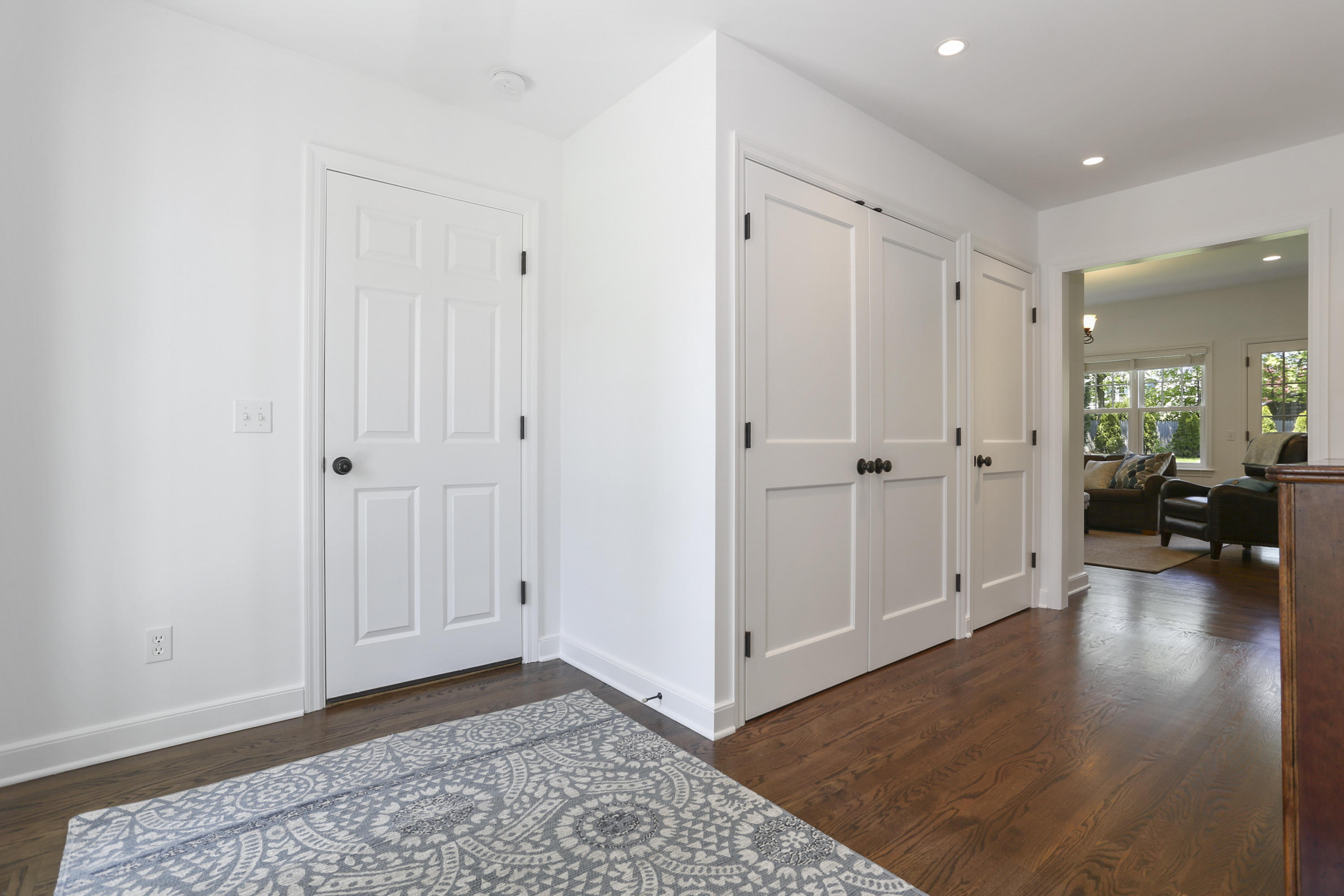 27 Brooks Road New Canaan, CT 06840 - Photo 24 of 40 023-photo-mud-room-8286137