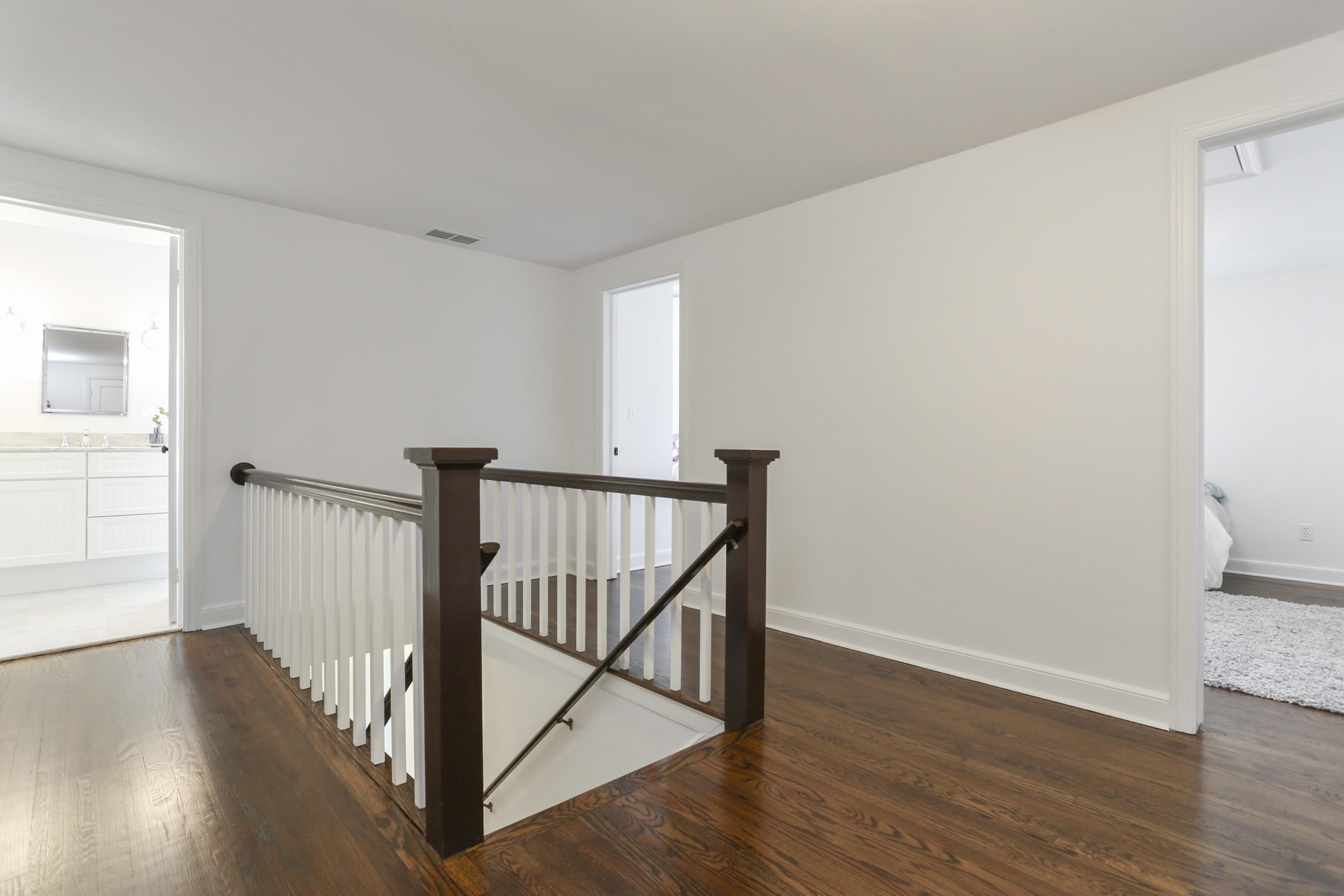 27 Brooks Road New Canaan, CT 06840 - Photo 26 of 40 025-photo-landing-8286142