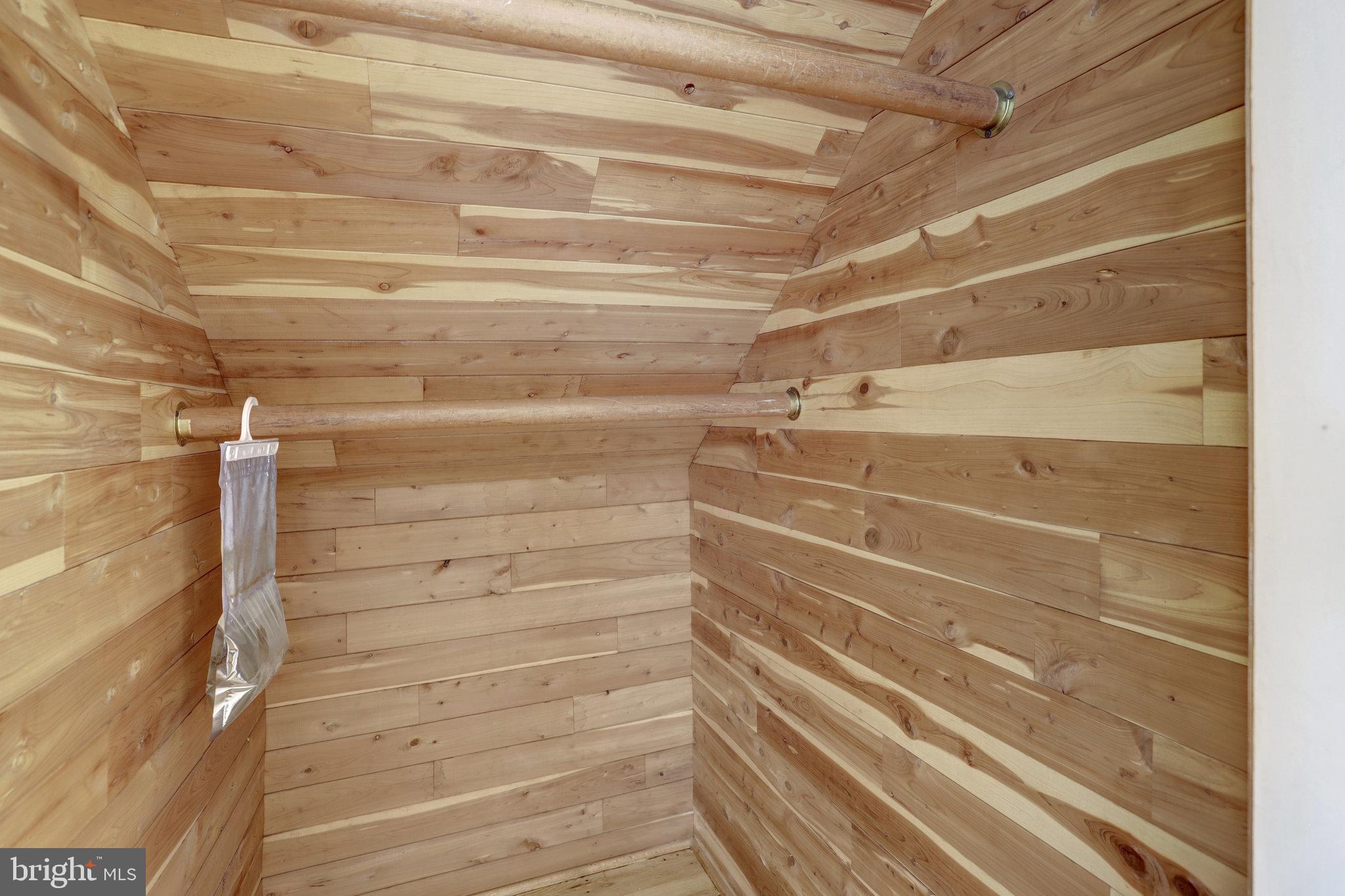 2911 Edgehill Drive Alexandria, VA 22302 - Photo 23 of 38 a view of a small space