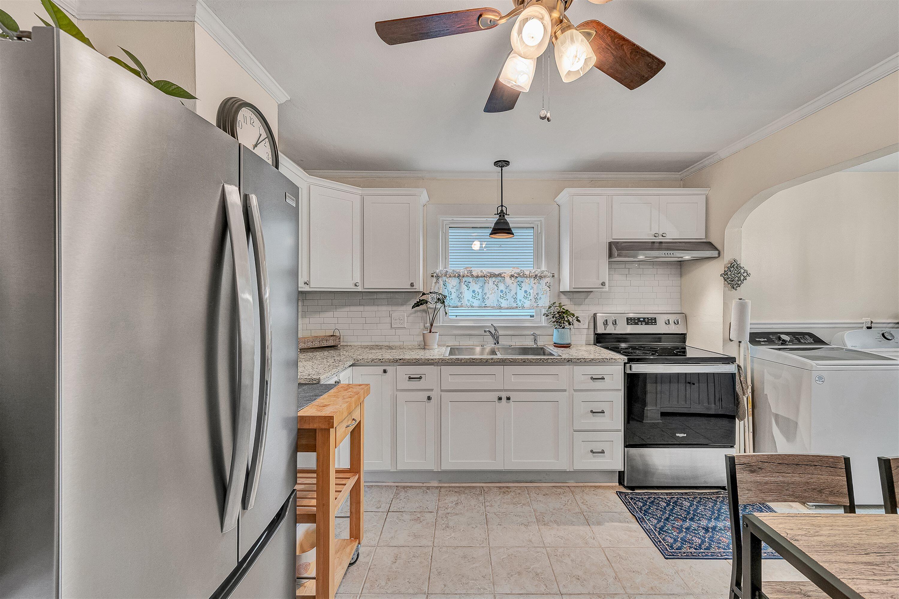 1119 Gearhart Road Southeast Roanoke, VA 24014 - Photo 8 of 24 07-VM-07647