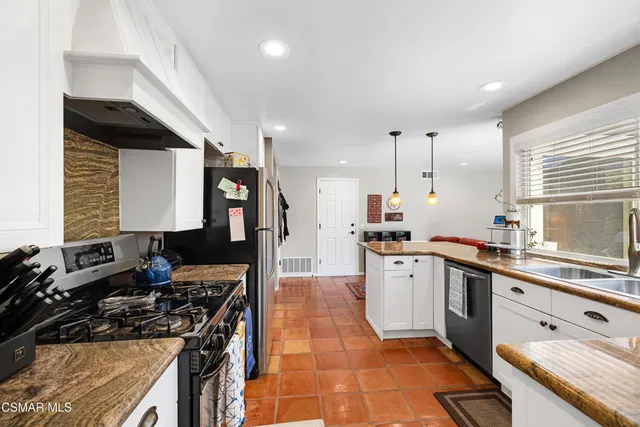 $885,000 | 5 Beatty Place, Newbury Park, CA 91320