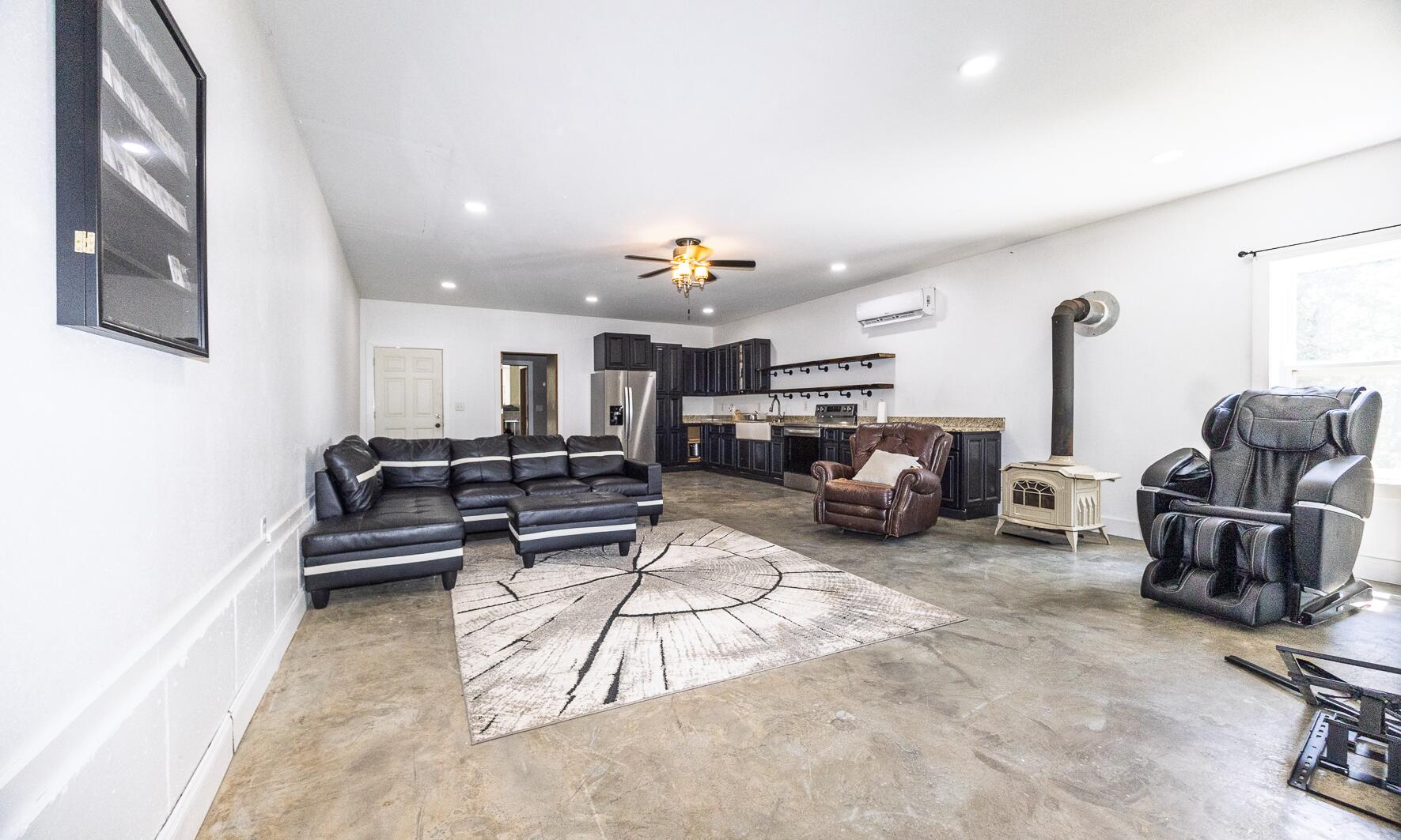 7 Route Ava, MO 65608 - Photo 53 of 111 Big Shop - Apartment Living Room