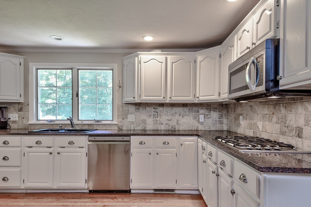 16 Kimball Road Hopkinton, MA 01748 - Photo 4 of 34 Gallery Image 4