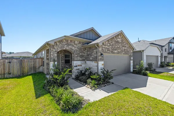 $2,350 | 15222 Canyon Rapids Road, Conroe, TX 77302