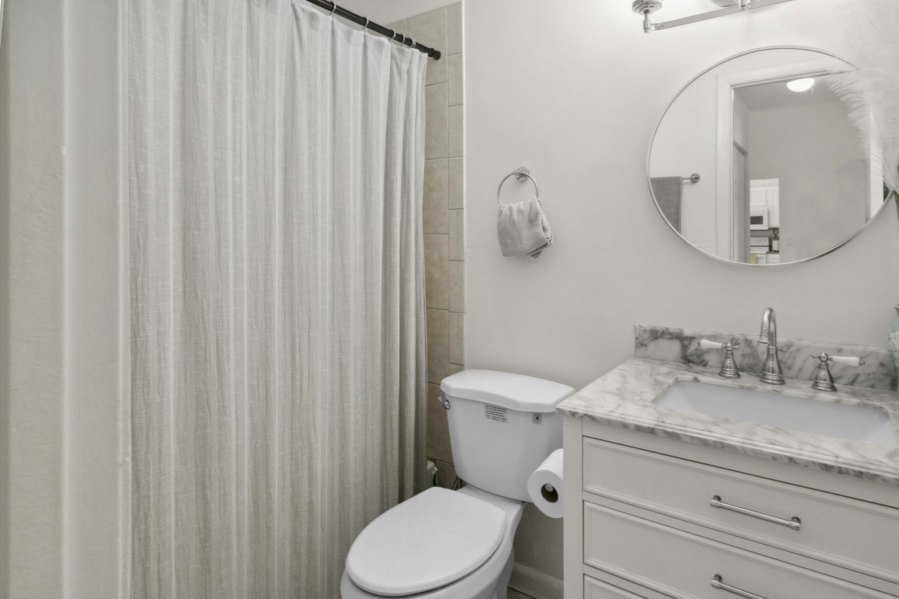 116 Sherwood Circle, Unit 7A Jupiter, FL 33458 - Photo 16 of 29 Guest Bath