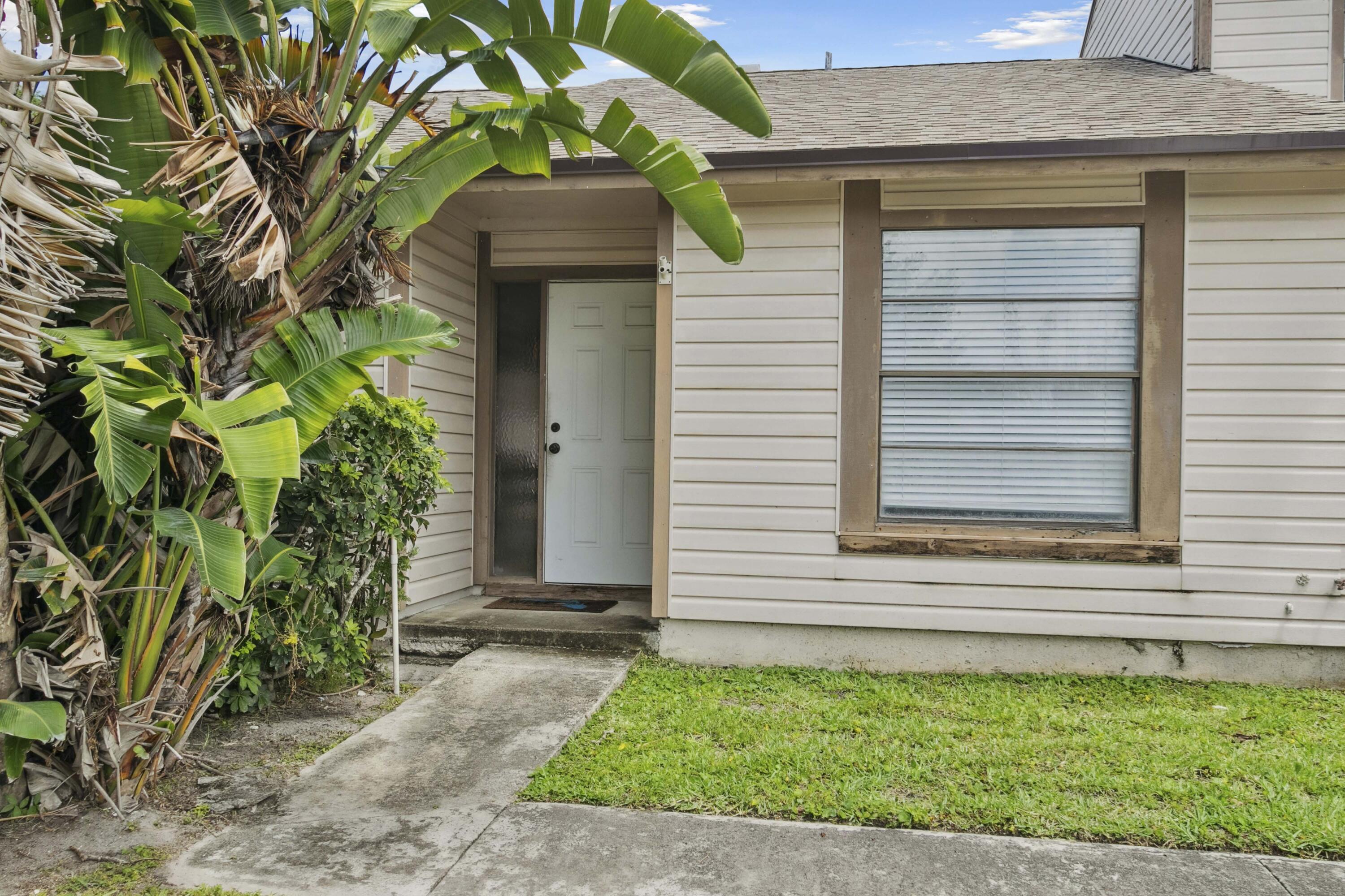 116 Sherwood Circle, Unit 7A Jupiter, FL 33458 - Photo 2 of 29 116 Sherwood Court 7A