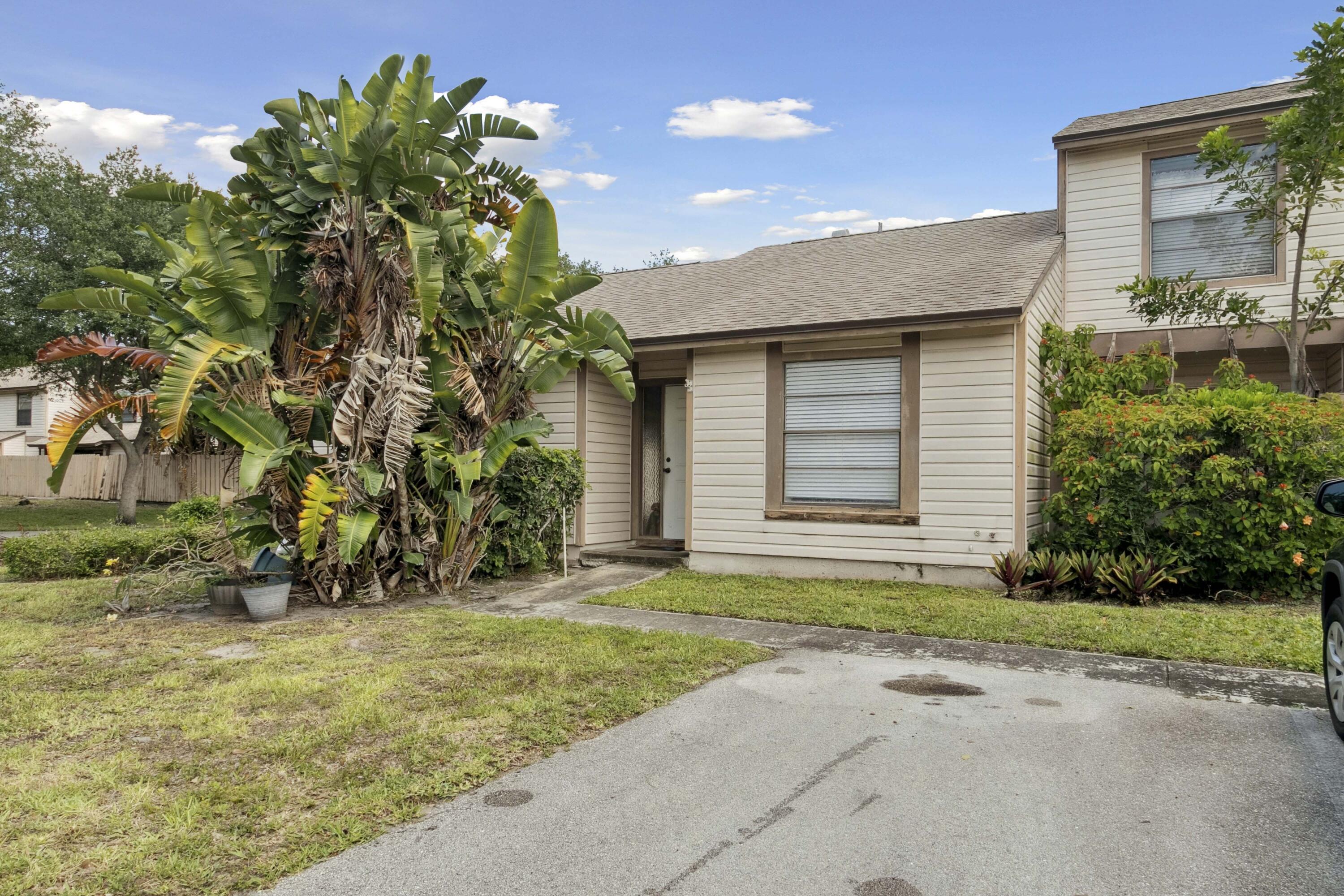 116 Sherwood Circle, Unit 7A Jupiter, FL 33458 - Photo 21 of 29 Assigned Parking