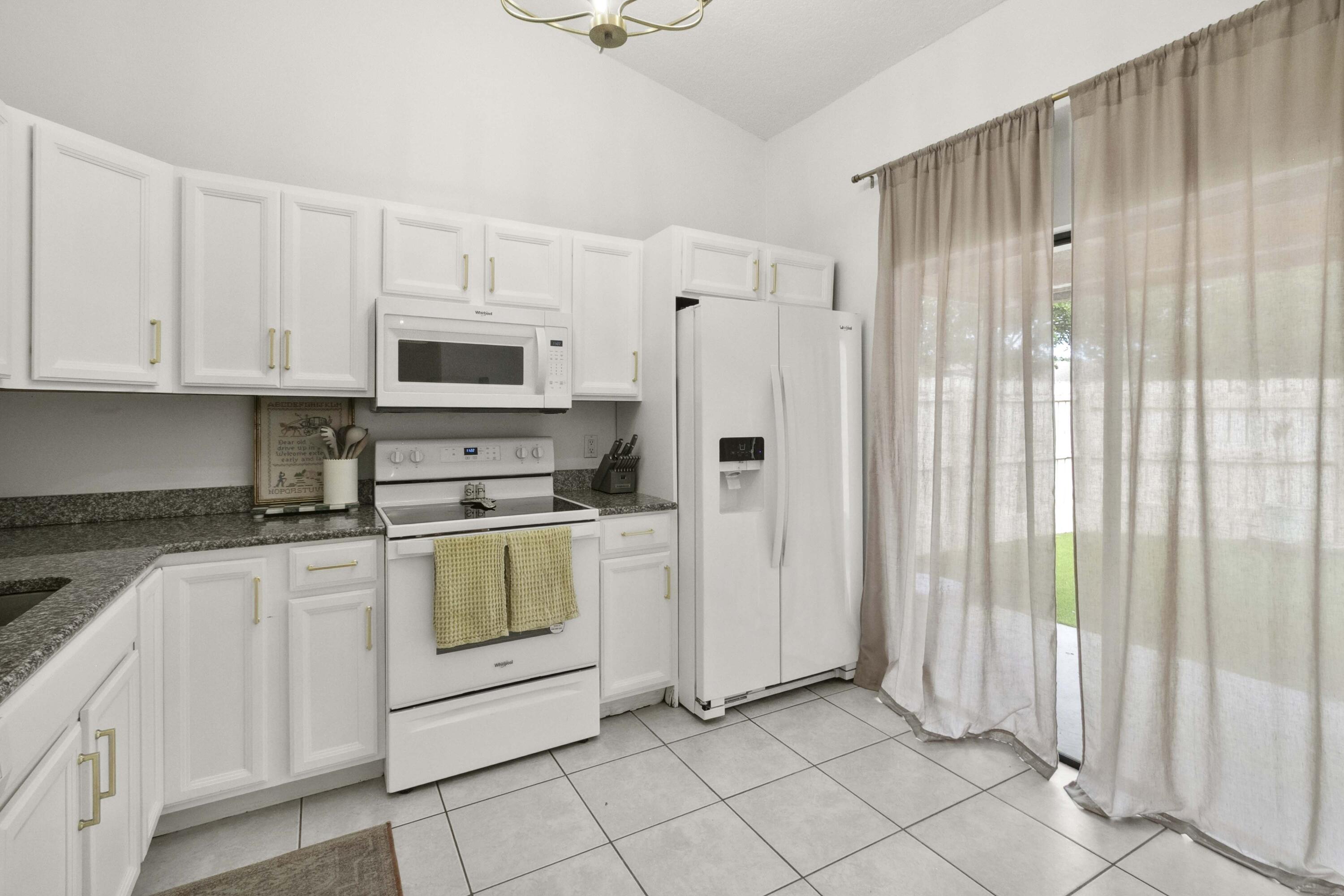 116 Sherwood Circle, Unit 7A Jupiter, FL 33458 - Photo 7 of 29 Kitchen