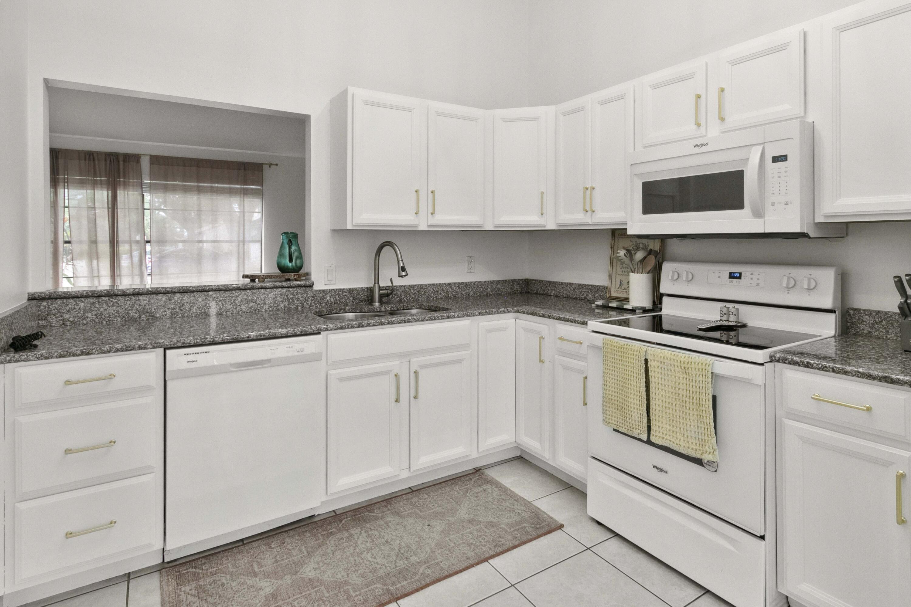 116 Sherwood Circle, Unit 7A Jupiter, FL 33458 - Photo 8 of 29 Kitchen