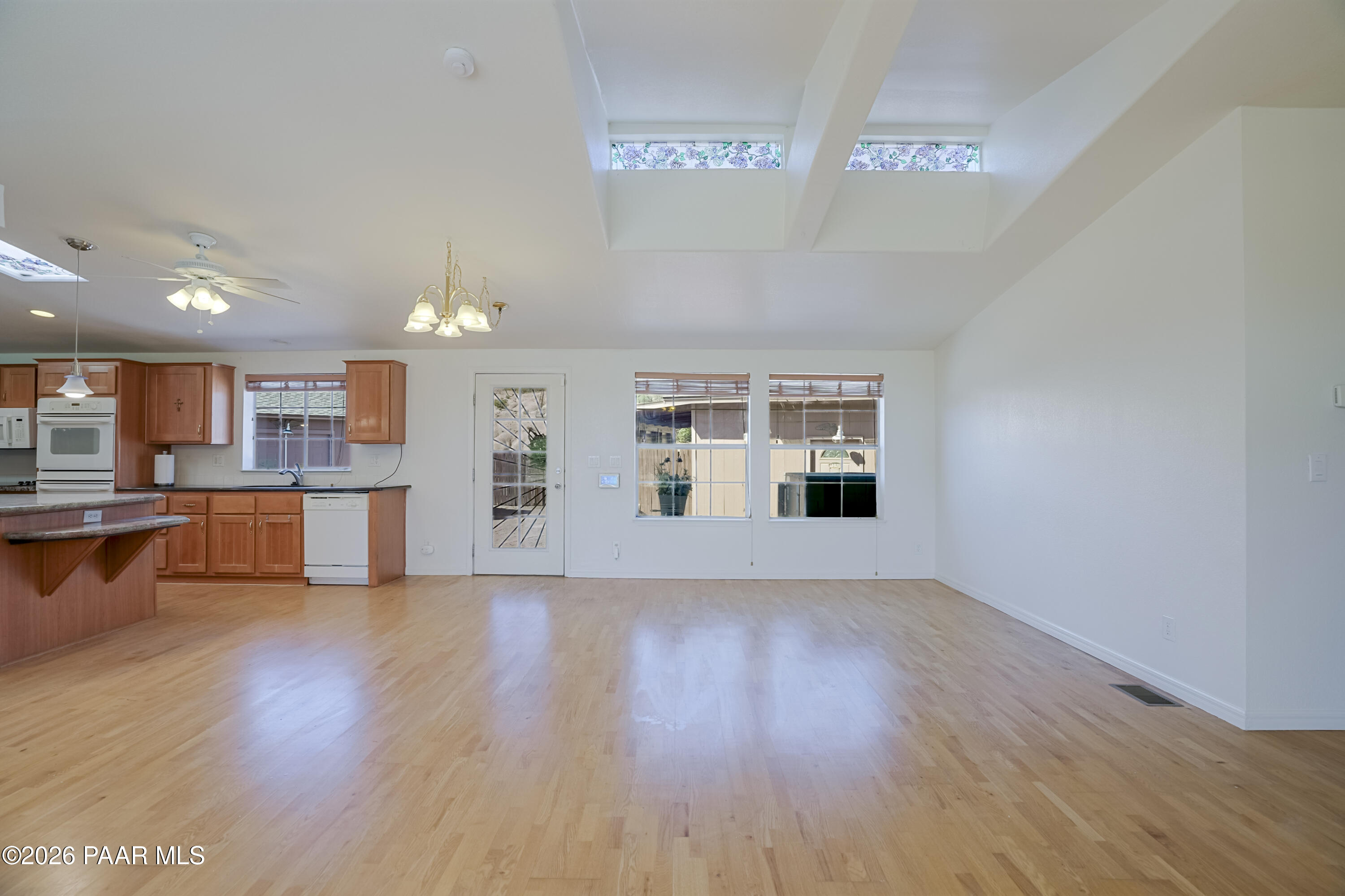 1699 Trinity Lane Dewey, AZ 86327 - Photo 18 of 45 Dining Area