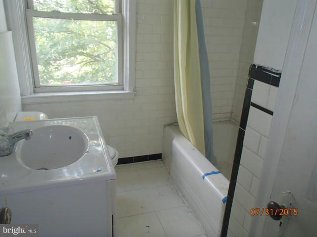 5510 Lothian Road Baltimore, MD 21212 - Photo 14 of 22 Bath