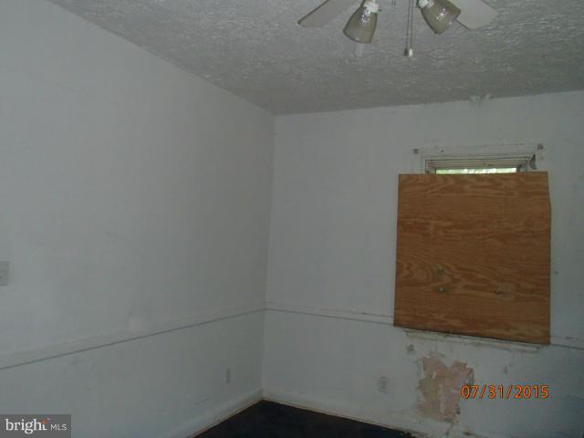 5510 Lothian Road Baltimore, MD 21212 - Photo 4 of 22 Living Room