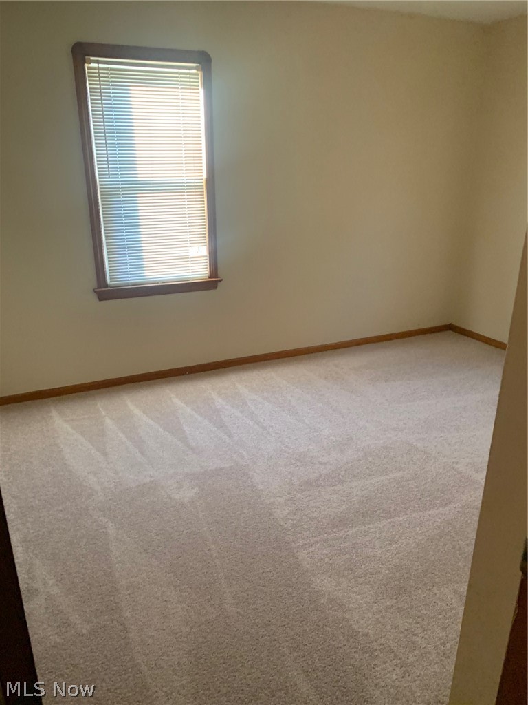 8003 Snow Road Parma, OH 44129 - Photo 6 of 9