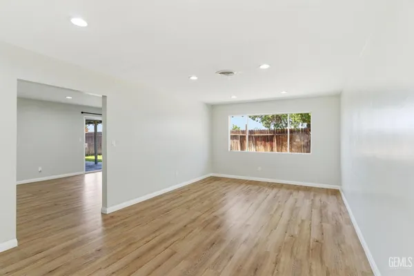 $350,000 | Undisclosed Address, Bakersfield, CA 93306