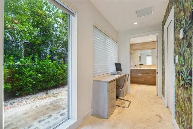 $16,900 | 435 Ridgewood Road, Key Biscayne, FL 33149