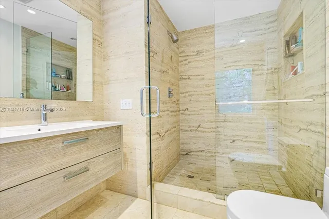 $16,900 | 435 Ridgewood Road, Key Biscayne, FL 33149