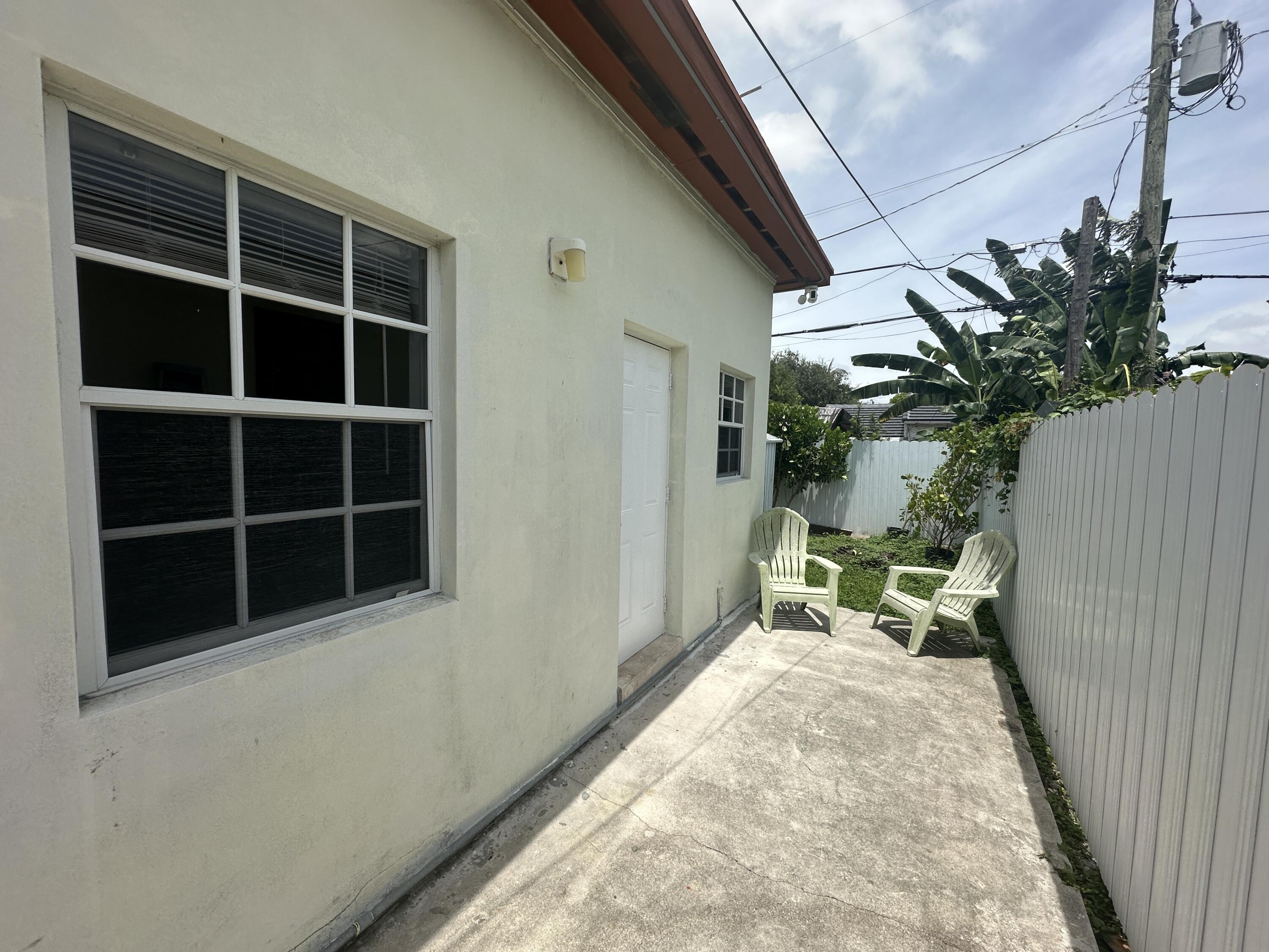 445 Northeast 109th Street, Unit 2 Miami, FL 33161 - Photo 1 of 8 IMG_7762