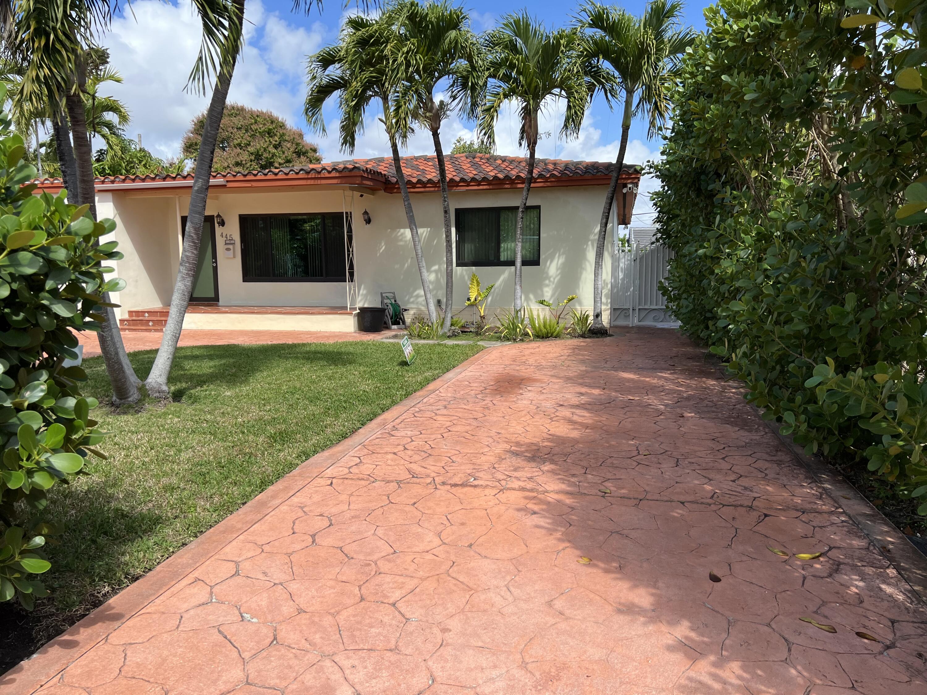 445 Northeast 109th Street, Unit 2 Miami, FL 33161 - Photo 2 of 8 IMG_7969