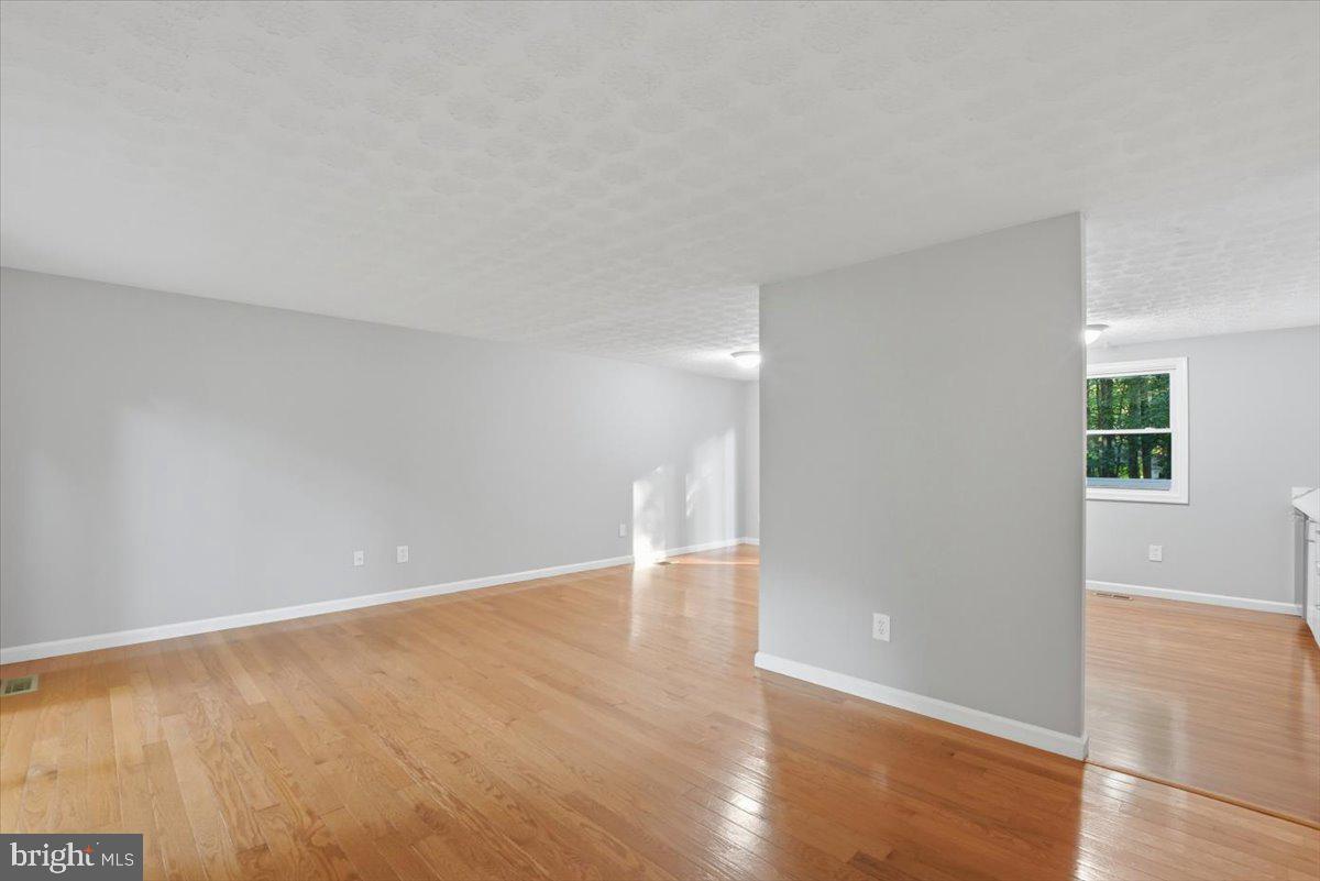 12303 Tigers Eye Court Reston, VA 20191 - Photo 7 of 33