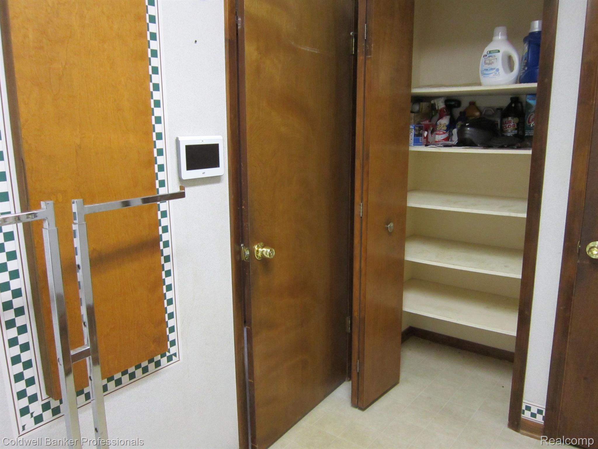 12281 White Lake Road Fenton, MI 48430 - Photo 20 of 35 Gallery Image 20