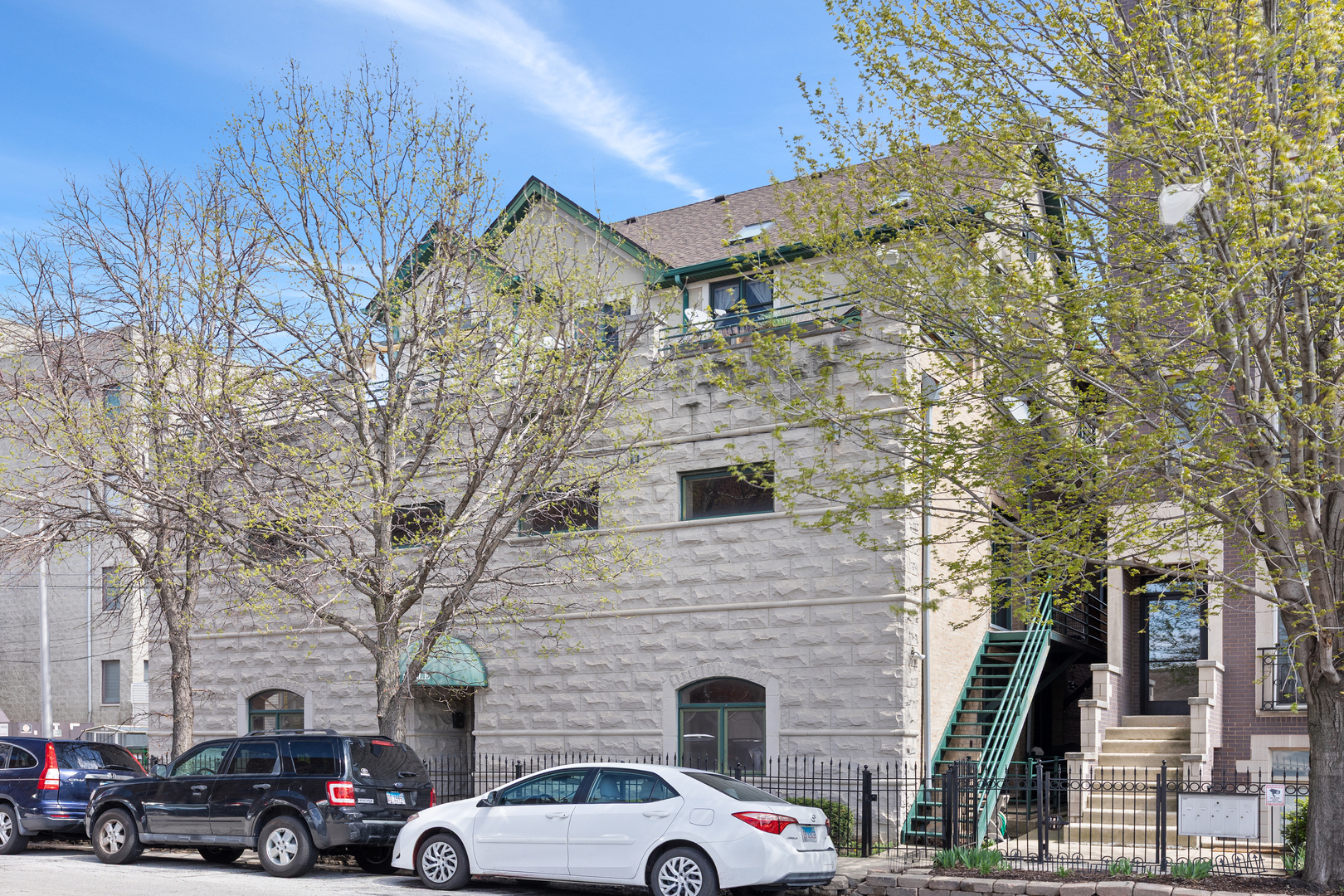 417 North Noble Street, Unit 5 Chicago, IL 60642 - Photo 1 of 15 a building view