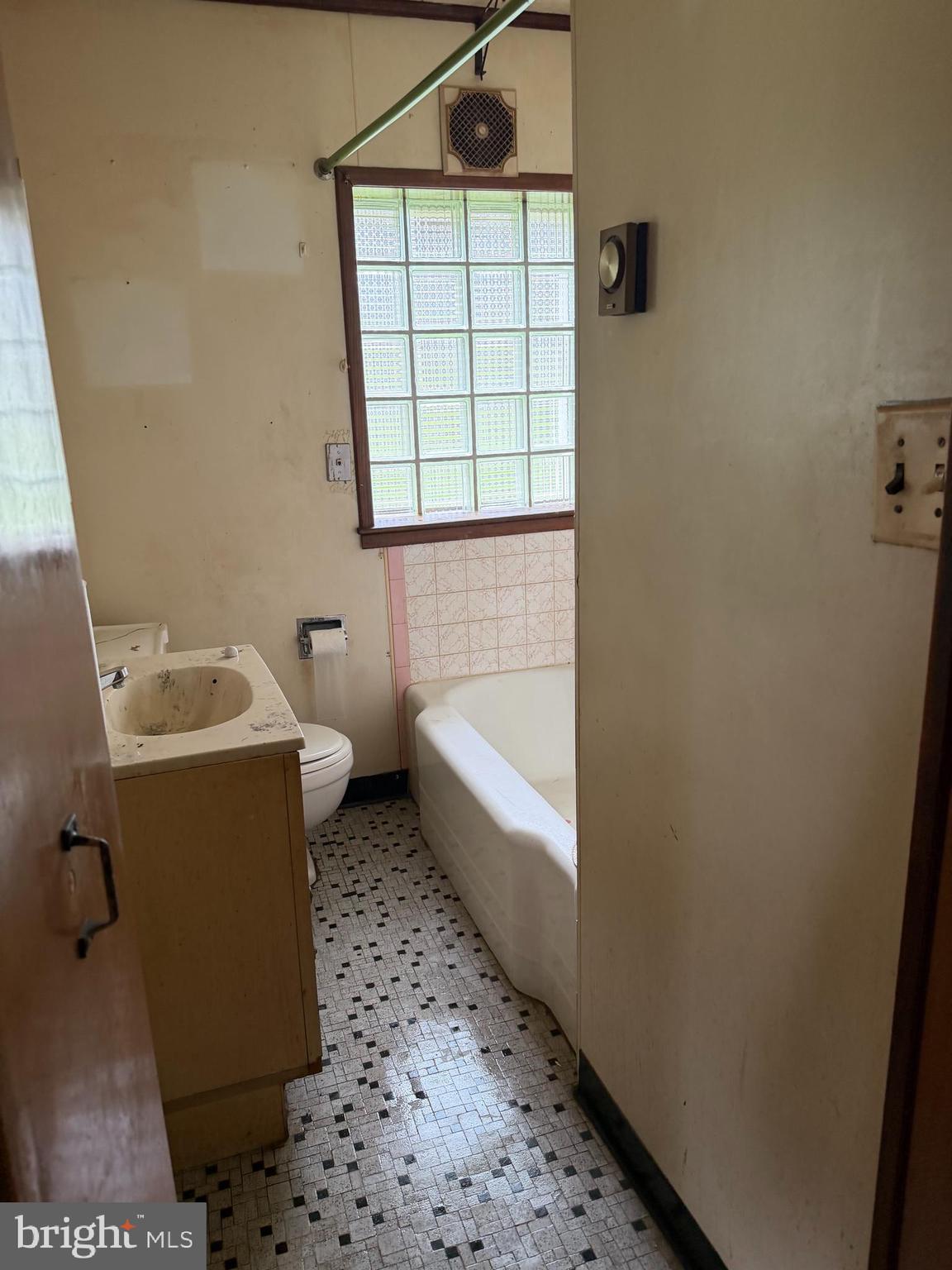 2023 Tred Avon Road Baltimore, MD 21221 - Photo 12 of 22