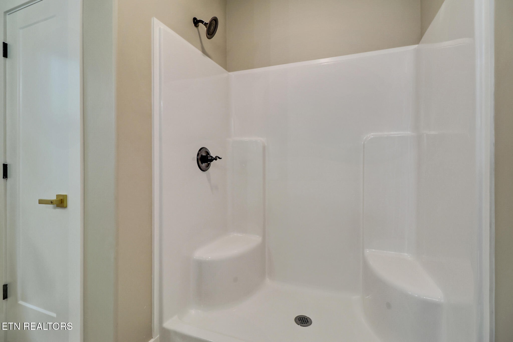 1440 Model Farm Road Jamestown, TN 38556 - Photo 21 of 35 a bathroom with a shower