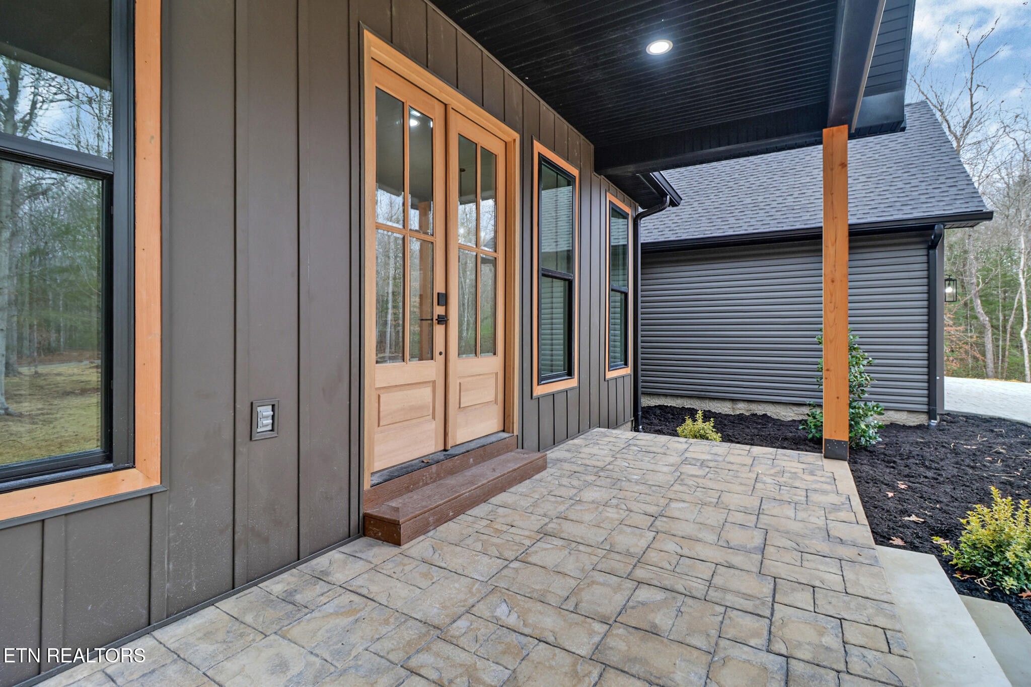 1440 Model Farm Road Jamestown, TN 38556 - Photo 6 of 35 a bedroom with a bed and a window