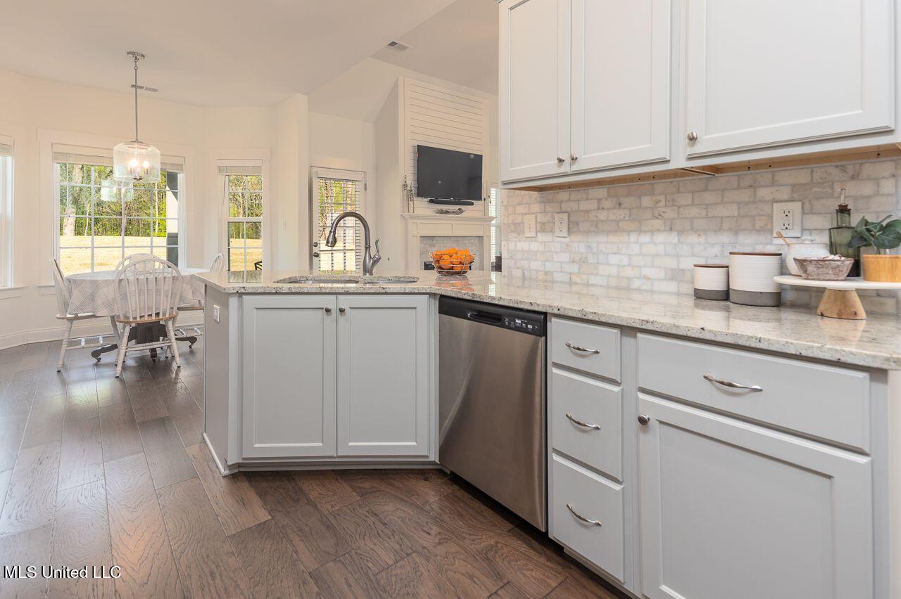 1155 Pettigrew Drive Hernando, MS 38632 - Photo 10 of 22 30F5045C-4CB9-4DEA-95AF-96C2A073BA7E