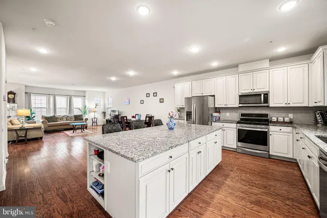 $639,999 | 12 Maxwell Lane, Malvern, PA 19355