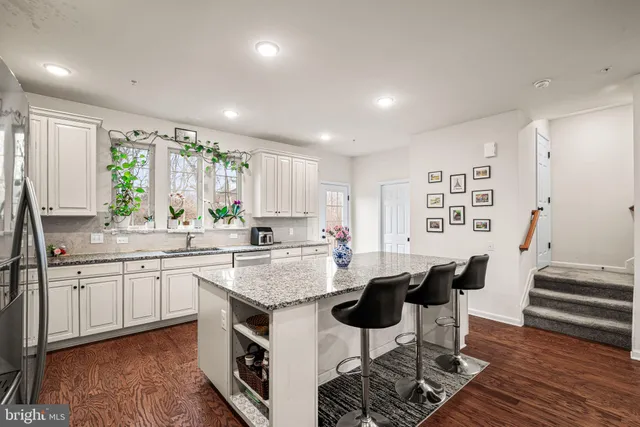 $639,999 | 12 Maxwell Lane, Malvern, PA 19355