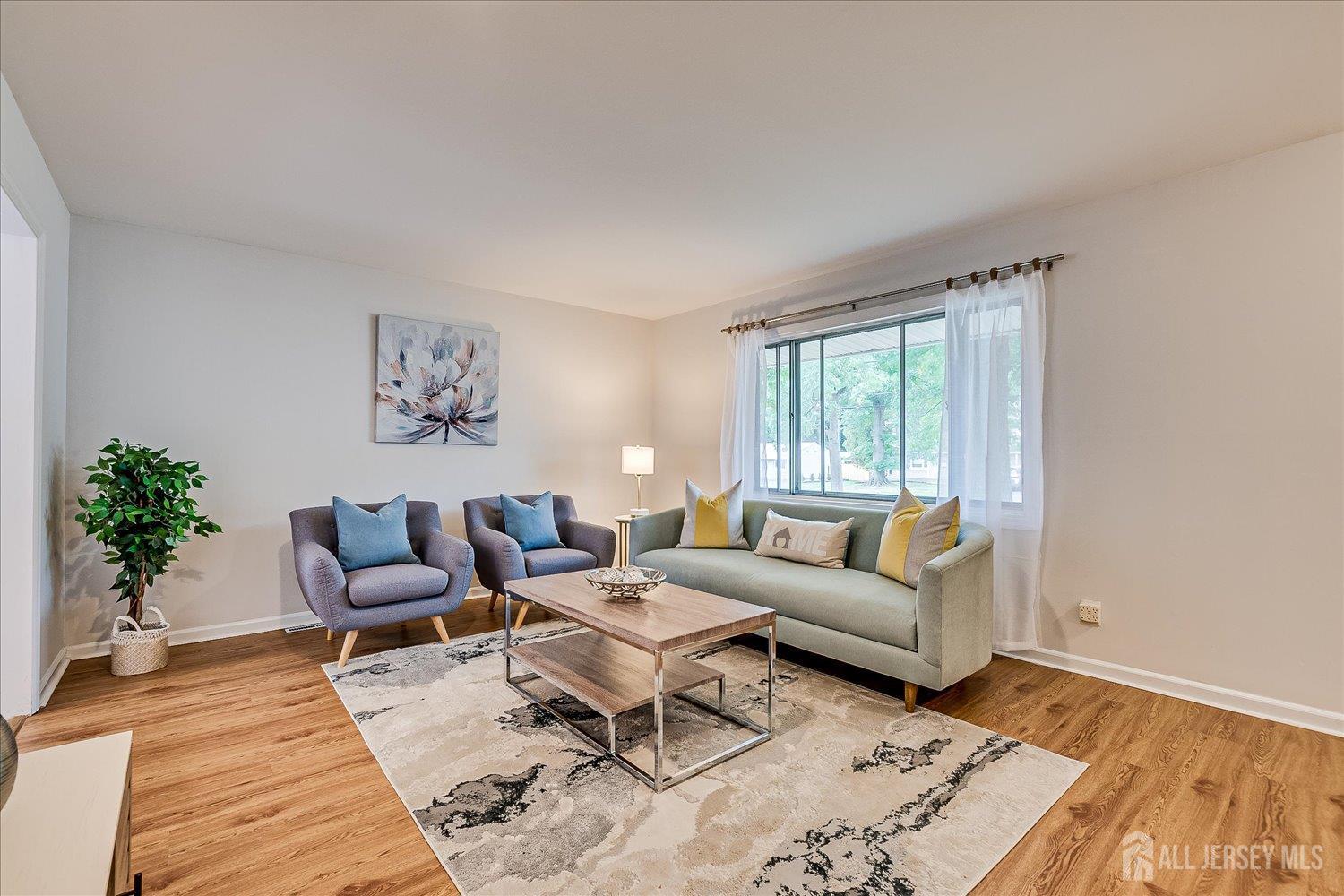 24 Langley Road Kendall Park, NJ 08824 - Photo 2 of 33 Gallery Image 2