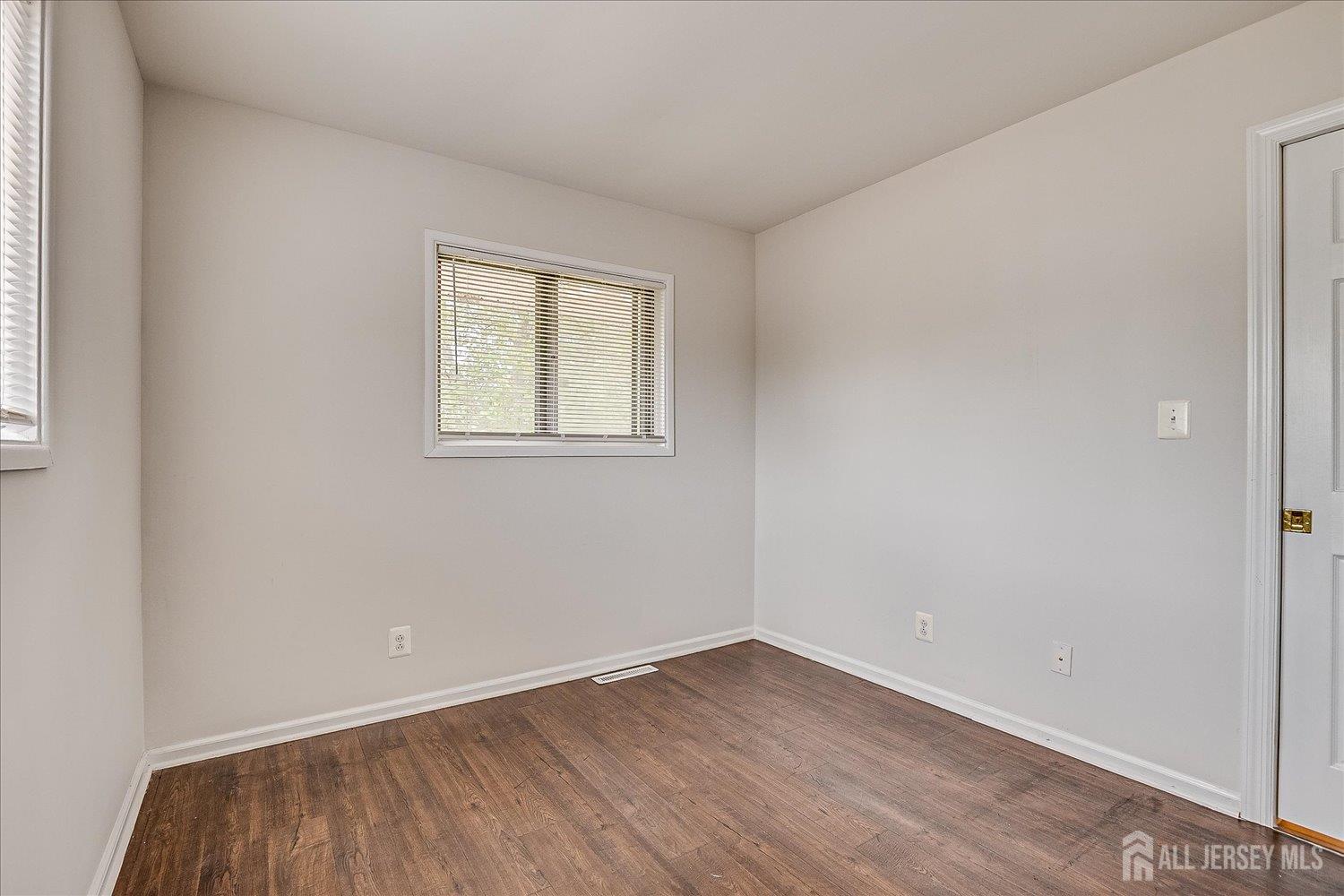 24 Langley Road Kendall Park, NJ 08824 - Photo 29 of 33 Gallery Image 29