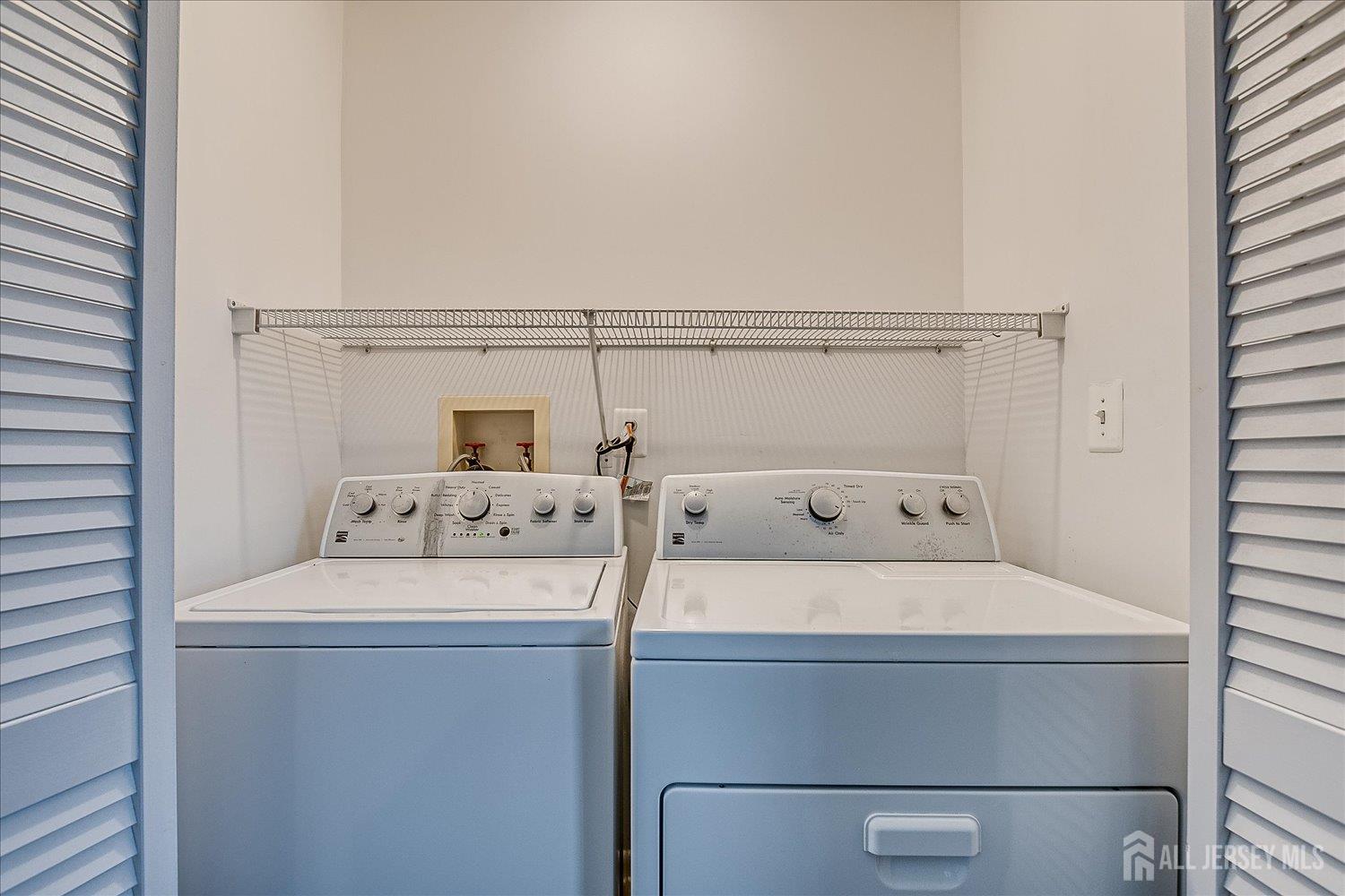 24 Langley Road Kendall Park, NJ 08824 - Photo 30 of 33 Gallery Image 30