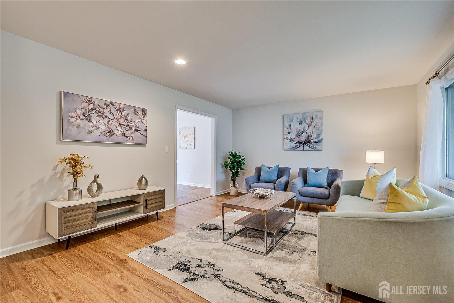 24 Langley Road Kendall Park, NJ 08824 - Photo 3 of 33 Gallery Image 3