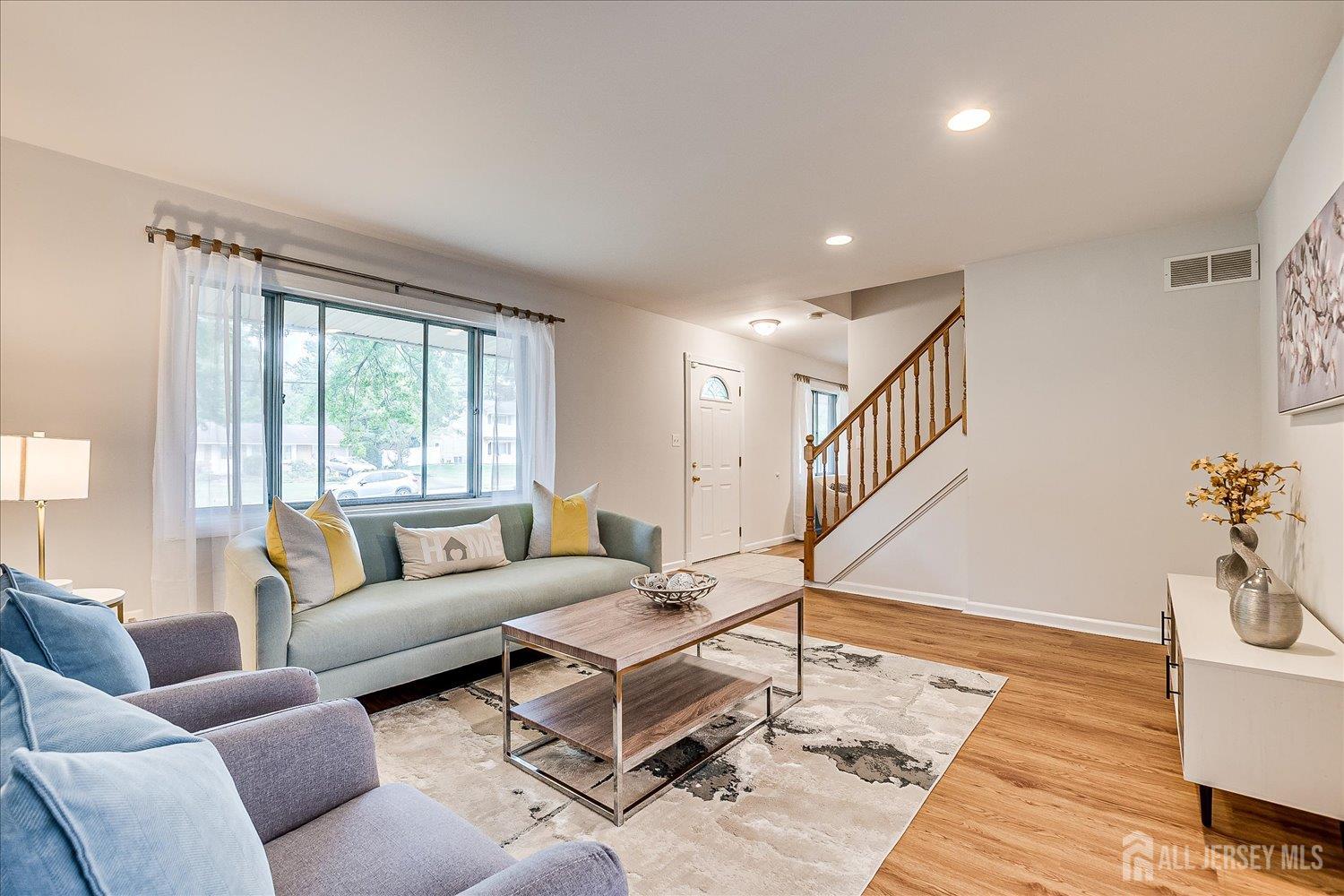 24 Langley Road Kendall Park, NJ 08824 - Photo 4 of 33 Gallery Image 4