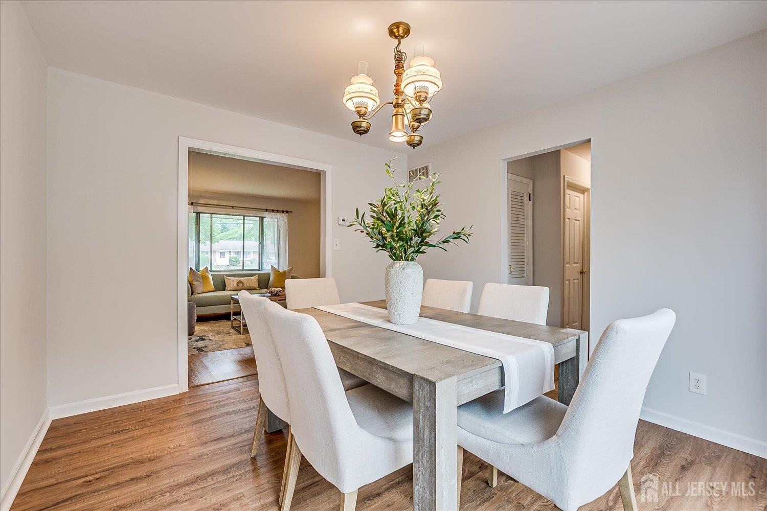 24 Langley Road Kendall Park, NJ 08824 - Photo 7 of 33 Gallery Image 7